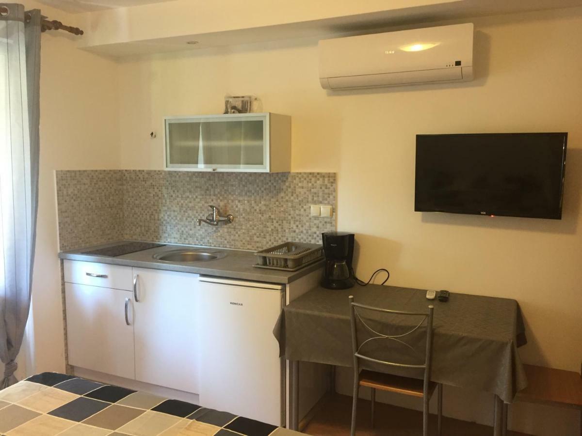 Apartments Nautica Barbat na Rabu Ngoại thất bức ảnh